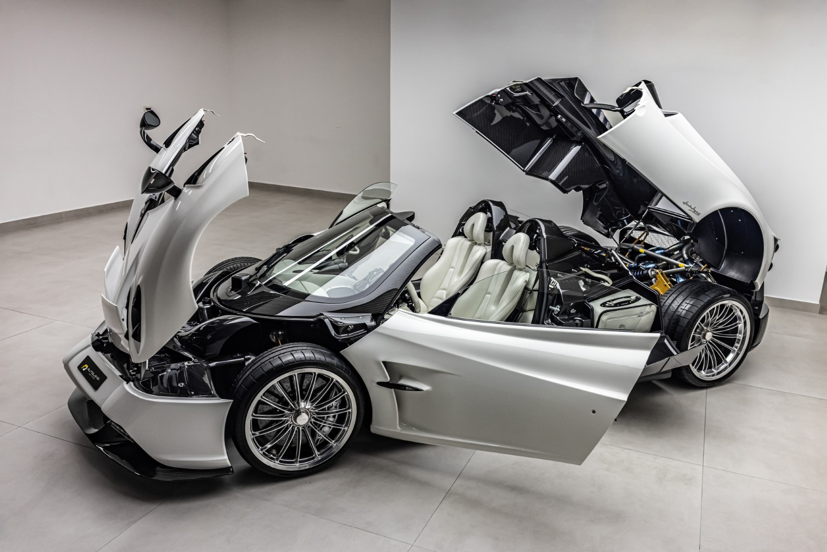 2018 PAGANI HUAYRA ROADSTER | 1 of 100 | UNIQUE PEARL WHITE COLOR